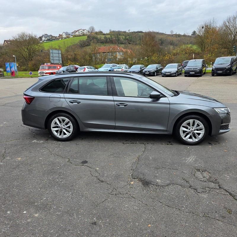 Gebraucht Skoda Octavia 150 PS (110 kW) 2024 Grau Kombi