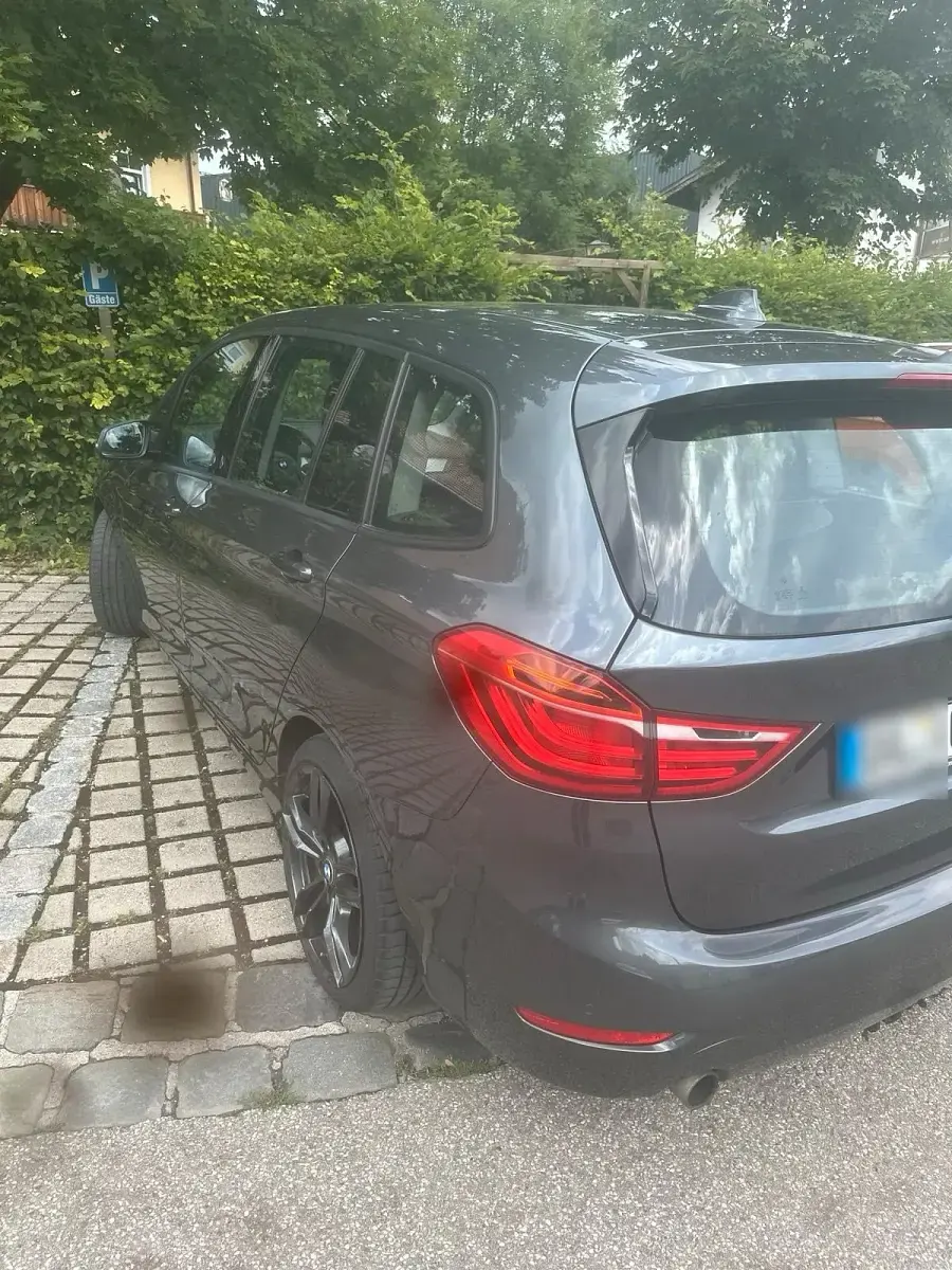 Gebraucht BMW 218 140 PS (102 kW) 2015 Grau Van / Kleinbus