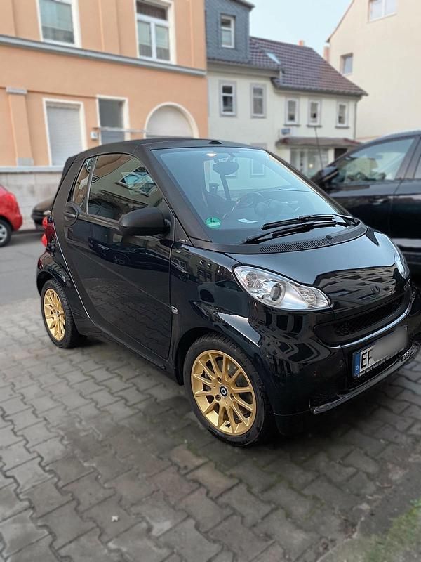 Schwarz Gebraucht 2010 Smart ForTwo Cabrio Cabrio | 5.555 € - Bild 1/4