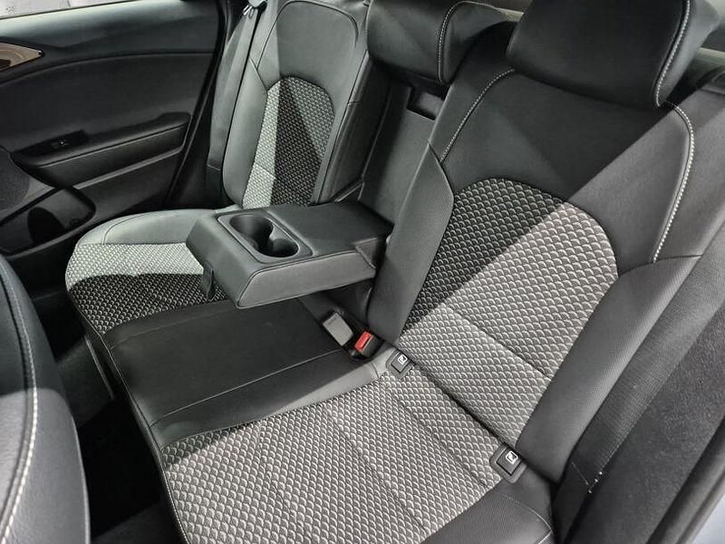 Gebraucht Kia Ceed Vision 120 PS (88 kW) 2023 (css) lunar silver m Kleinwagen