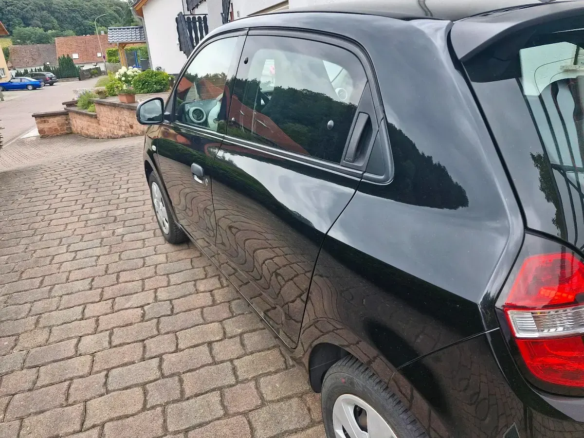 Gebraucht Renault Twingo 69 PS (50 kW) 2016 Schwarz Kleinwagen