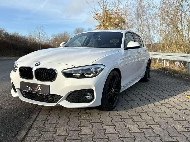 Alpinweiss iii Gebraucht 2019 BMW 118 M Sport Kleinwagen | 17.570 € (Guter Preis) - Bild 1/4