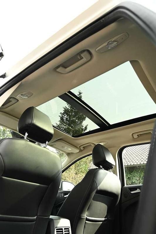 Gebraucht Ford Kuga Individual 179 PS (131 kW) 2016 Weiß SUV