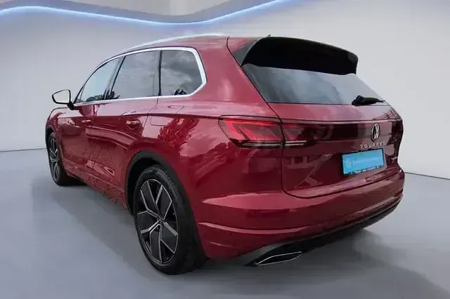 Gebraucht VW Touareg 381 PS (280 kW) 2025 Chilirot metallic SUV