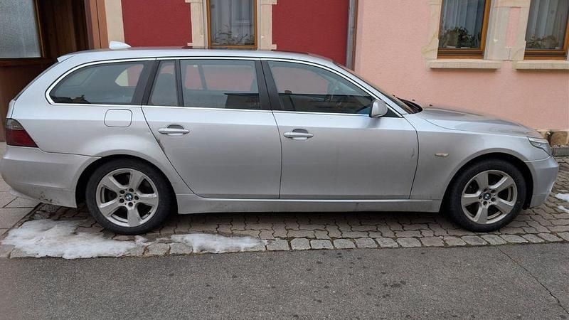 Gebraucht BMW 525 197 PS (144 kW) 2008 Silber Kombi