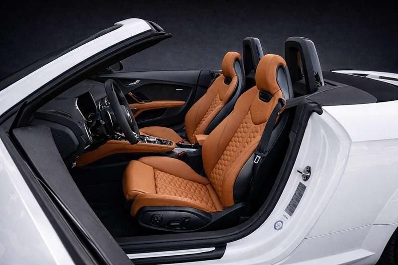 Second-hand Audi TT 400 CP (294 kW) 2024 Alb Cabrio