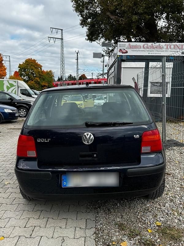 Blau Gebraucht 1998 VW Golf IV Kleinwagen | 1.200 € (Guter Preis) - Bild 1/4
