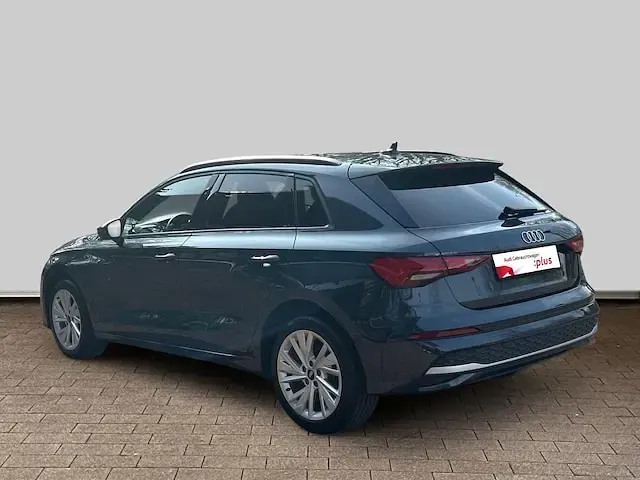 Gebraucht Audi A3 Sport 116 PS (85 kW) 2025 Grau Limousine