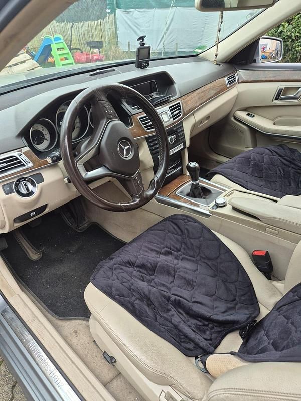 Gebraucht Mercedes E220 170 PS (125 kW) 2014 Silber Limousine