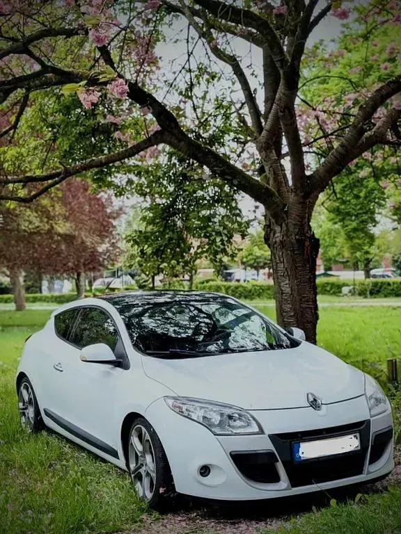 Brugt Renault Mégane Dynamique 179 HK (131 kW) 2010 Hvid Coupe