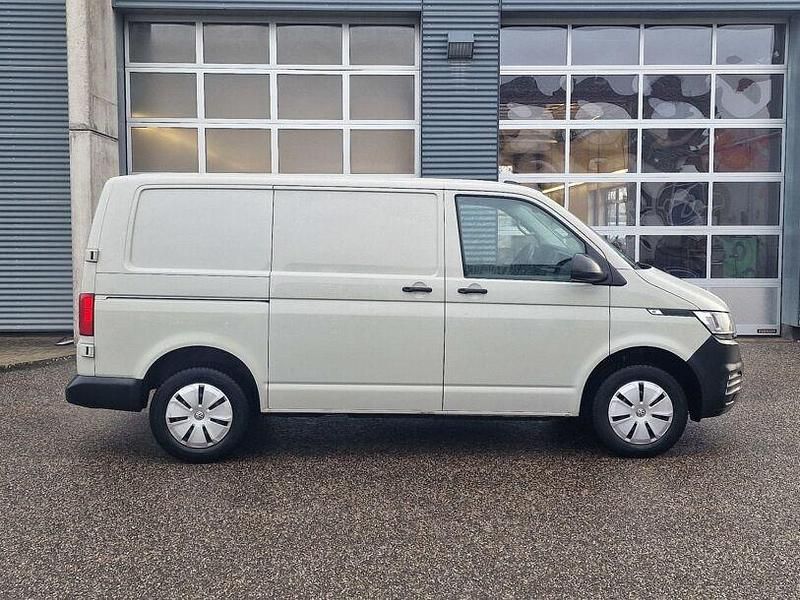 Gebraucht VW Transporter 110 PS (80 kW) 2022 Ascotgrau Van