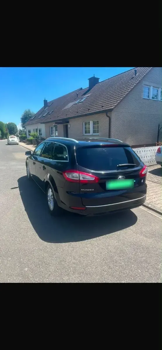 Gebraucht Ford Mondeo 140 PS (102 kW) 2014 Schwarz Kombi