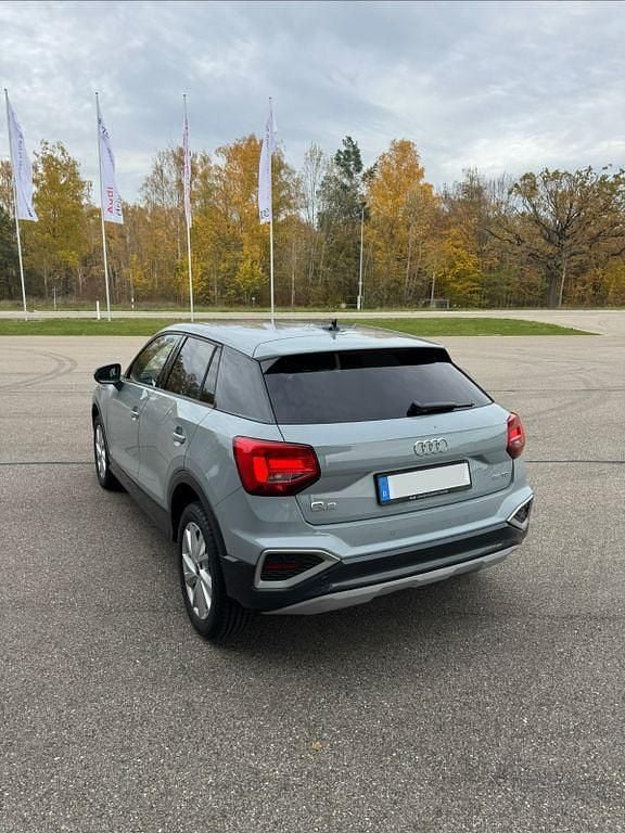 Gebraucht Audi Q2 S-Line 150 PS (110 kW) 2024 Grau SUV