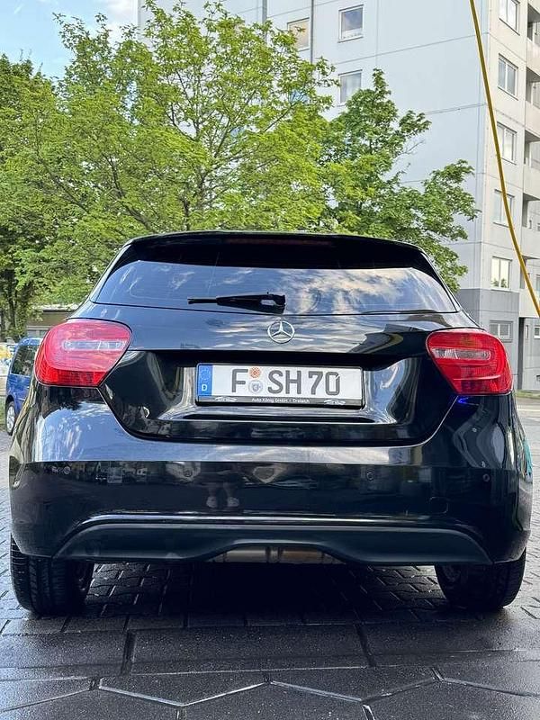 Gebraucht Mercedes A180 122 PS (89 kW) 2012 Limousine
