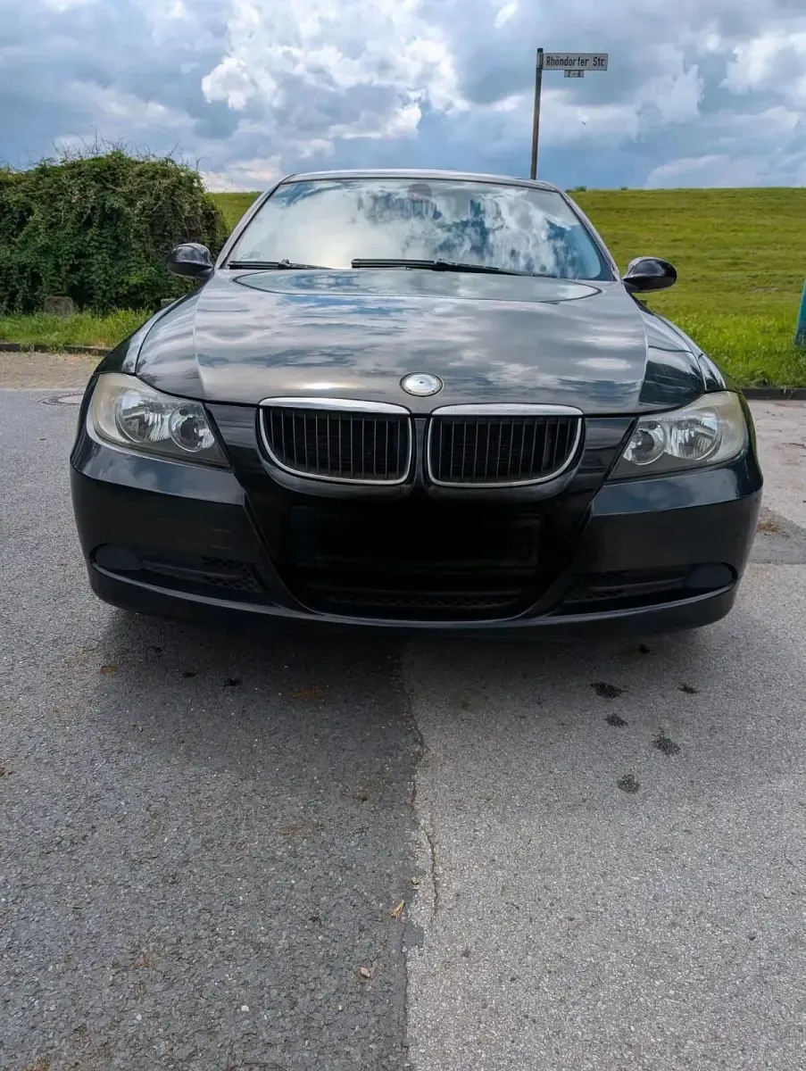 Gebraucht BMW 320 150 PS (110 kW) 2005 Schwarz Limousine
