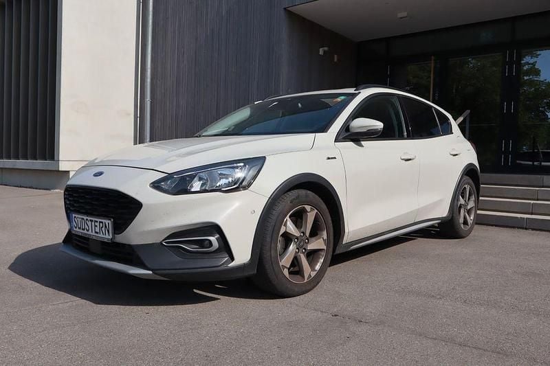 Weiß Gebraucht 2019 Ford Focus Active Limousine | 9.490 € (Superpreis) - Bild 1/4