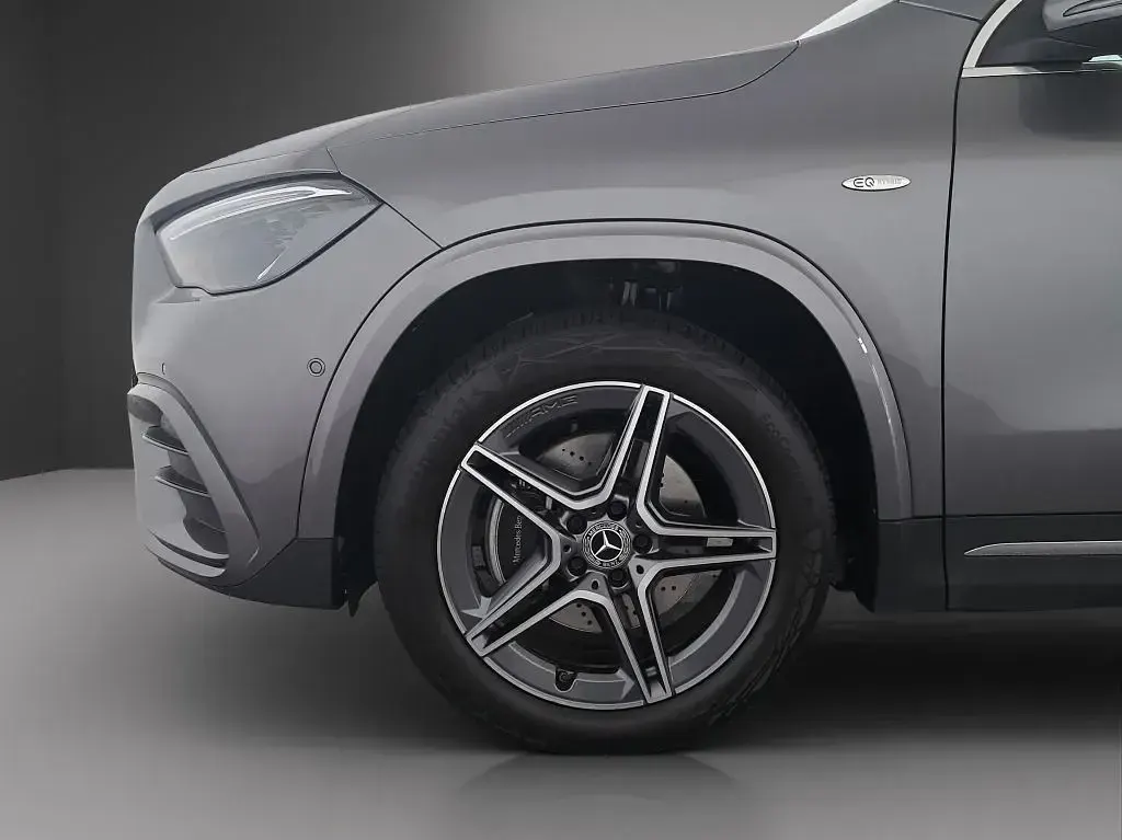 Gebraucht Mercedes GLA250 AMG 163 PS (119 kW) 2025 Grau SUV