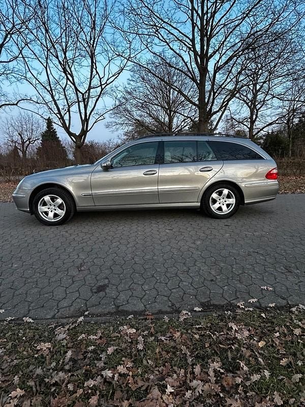 Gebraucht Mercedes E200 163 PS (119 kW) 2005 Grau Kombi