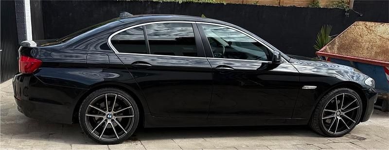 Second-hand BMW 525 218 CP (160 kW) 2011 Negru Berlinǎ