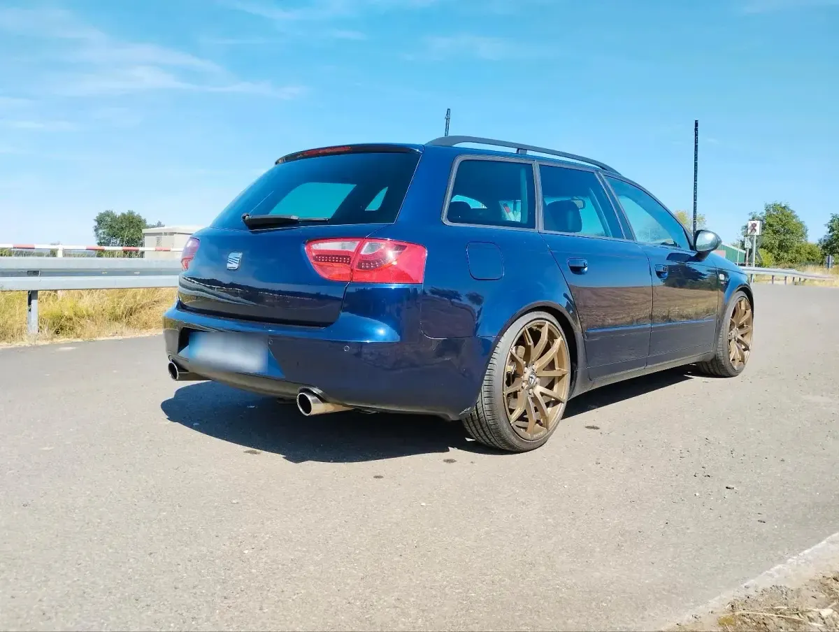 Gebraucht Seat Exeo 211 PS (155 kW) 2011 Blau Kombi