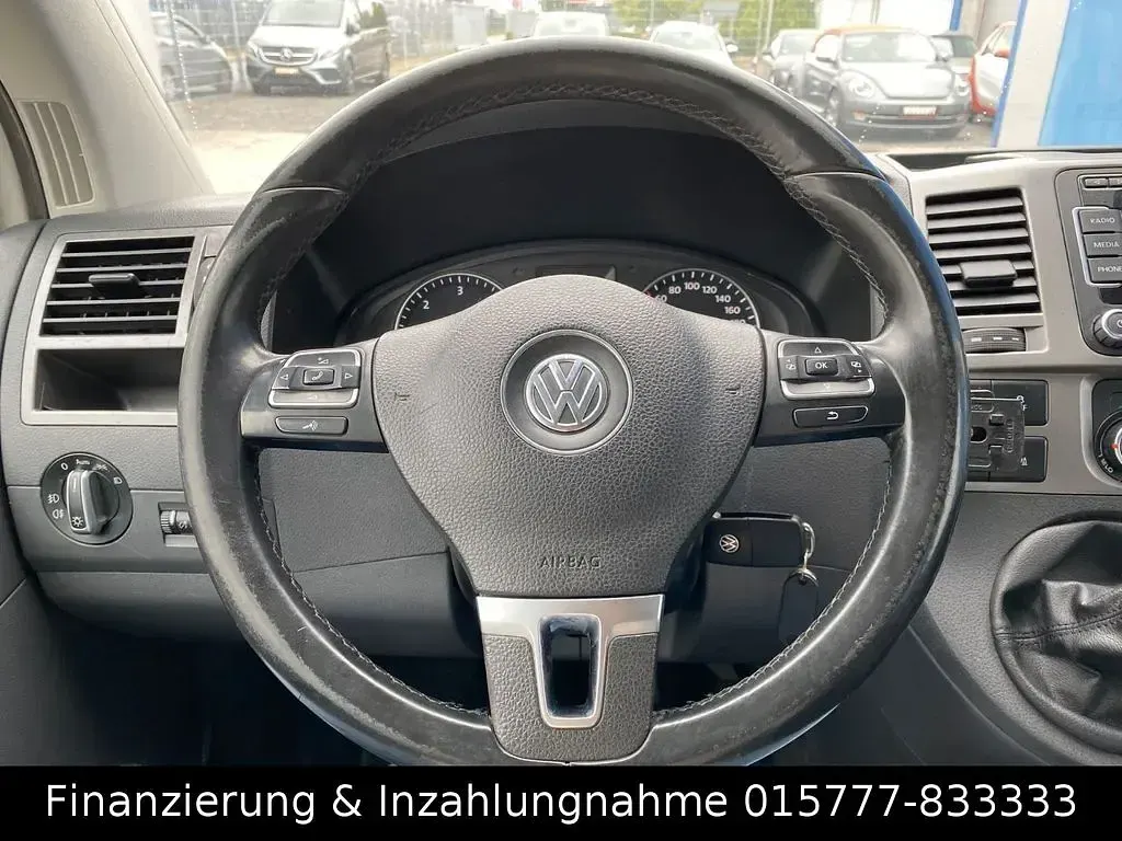 Gebraucht VW Multivan 140 PS (102 kW) 2013 Weiß Van / Kleinbus