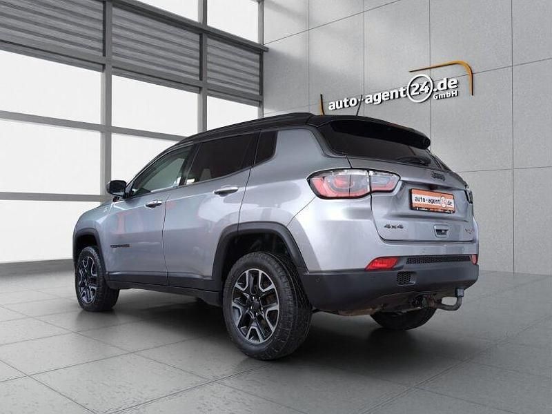 Usado Jeep Compass Trailhawk 170 HP (125 kW) 2019 Prateado SUV