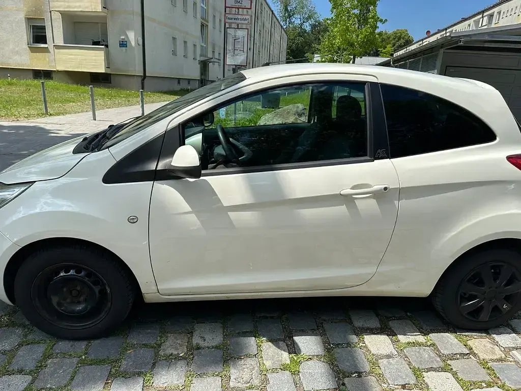 Gebraucht Ford Ka Trend 69 PS (50 kW) 2009 Weiß Kleinwagen