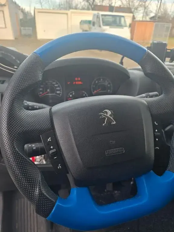 Gebraucht Peugeot Boxer Comfort 177 PS (130 kW) 2015 Silber Van