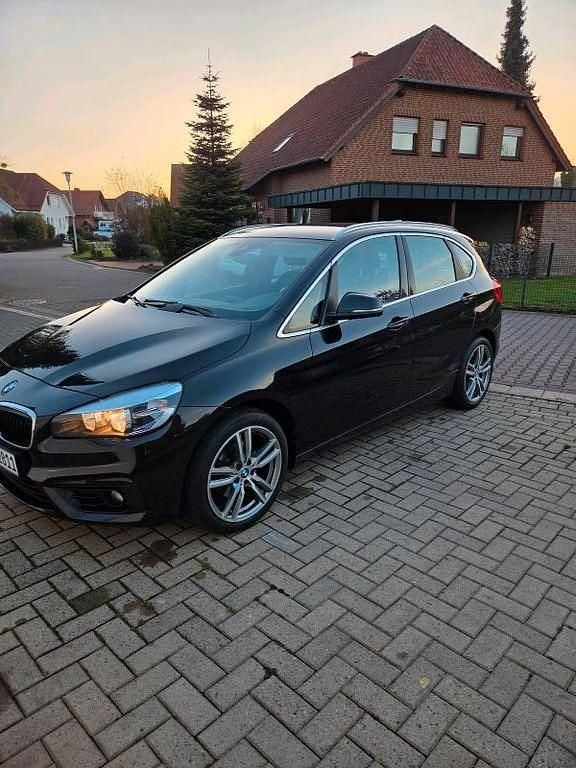 Gebraucht BMW 216 Active Tourer 116 PS (85 kW) 2015 Braun Van / Kleinbus
