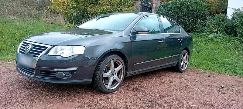 Andere farben Gebraucht 2006 VW Passat R Limousine | 7.000 € - Bild 1/4