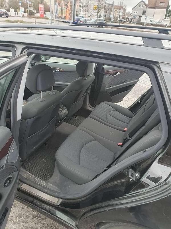 Używany Mercedes E280 Classic 190 KM (139 kW) 2006 Czarny Kombi