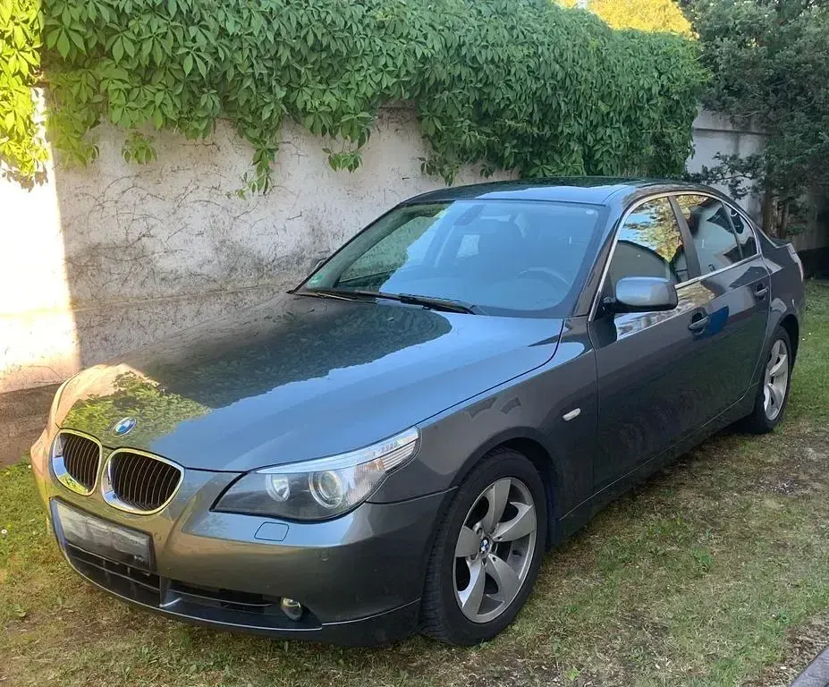 Gebraucht BMW 525 177 PS (130 kW) 2004 Grau Limousine
