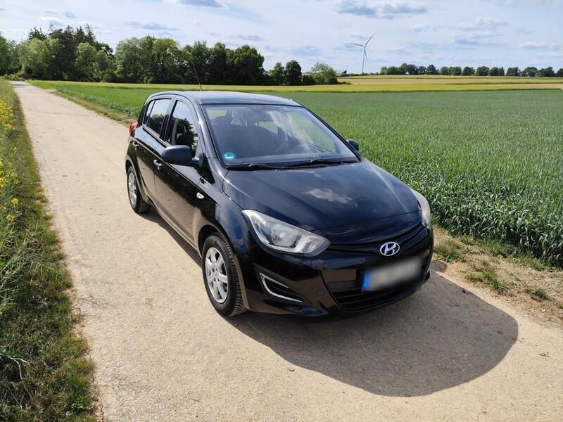 Schwarz Gebraucht 2014 Hyundai i20 Edition Kleinwagen | 3.990 € (Guter Preis) - Bild 1/4