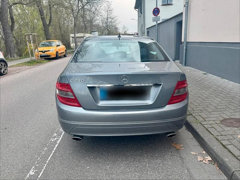 Gebraucht Mercedes C230 204 PS (150 kW) 2009 Grau Limousine