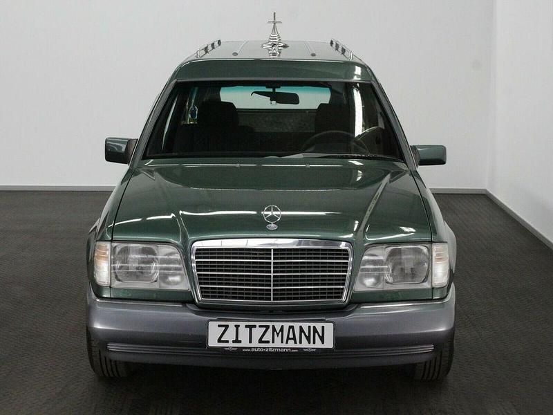 Gebraucht Mercedes E250 90 PS (66 kW) 1999 Grün Kombi