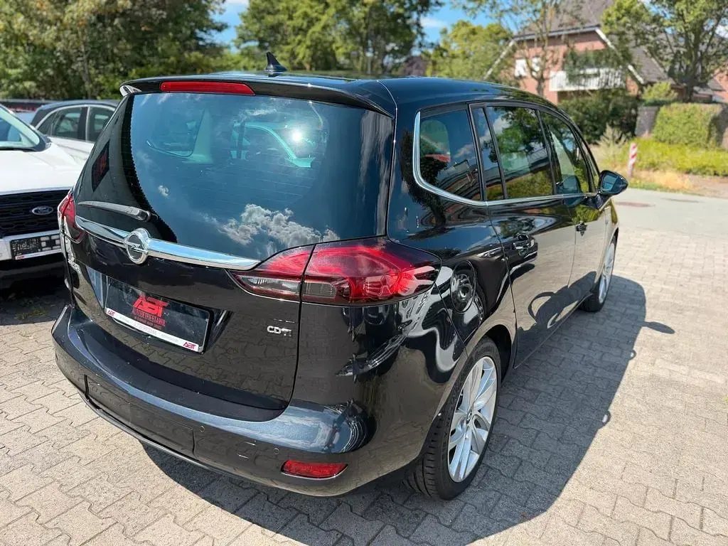 Gebraucht Opel Zafira Innovation 131 PS (96 kW) 2015 Schwarz Van / Kleinbus