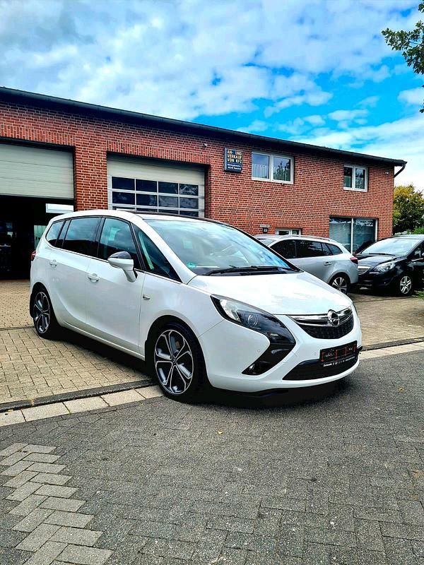 Weiß Gebraucht 2013 Opel Zafira Van / Kleinbus | 6.499 € (Fairer Preis) - Bild 1/4