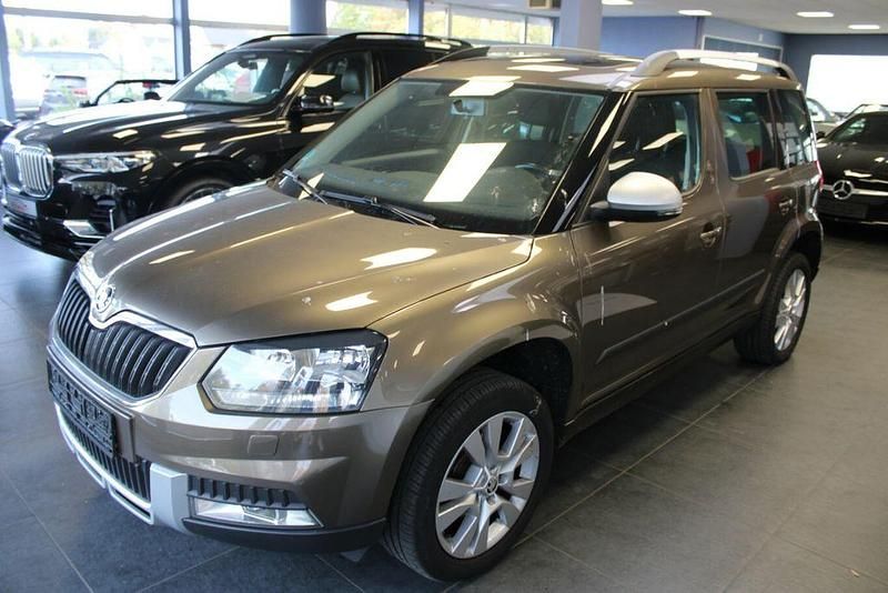 Gebraucht Skoda Yeti Outdoor Ambition 122 PS (89 kW) 2015 Braun SUV