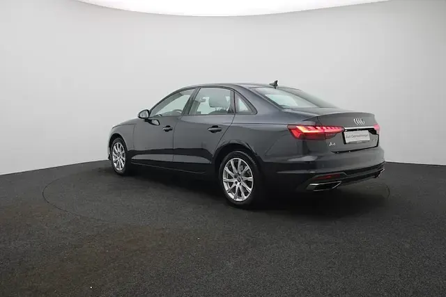 Gebraucht Audi A4 Ambiente 204 PS (150 kW) 2023 Manhattangrau metallic Limousine