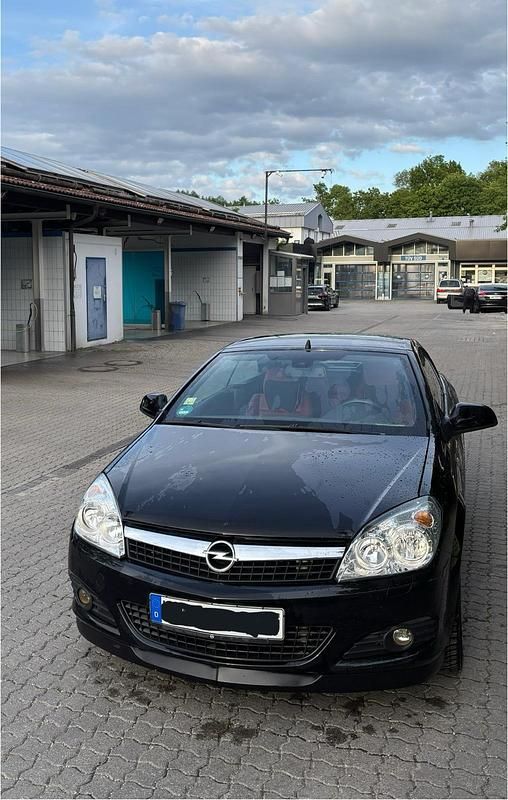 Schwarz Gebraucht 2011 Opel Astra Cabriolet Cabrio | 4.100 € - Bild 1/4