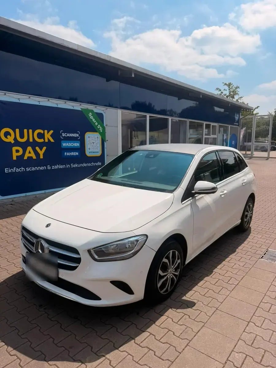 Gebraucht Mercedes B200 150 PS (110 kW) 2021 Weiß Kleinwagen