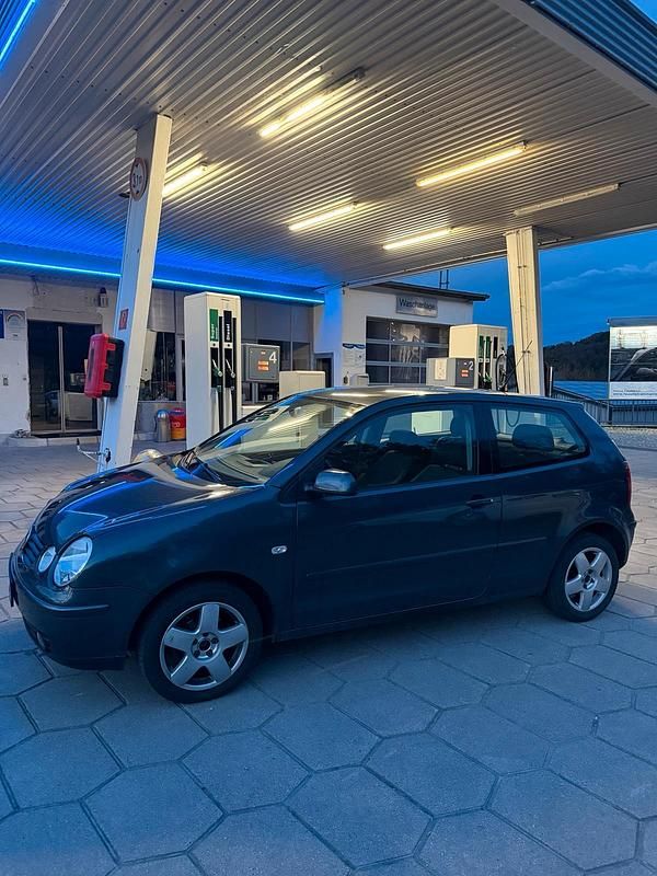 Gebraucht VW Polo 69 PS (50 kW) 2004 Grau Kleinwagen