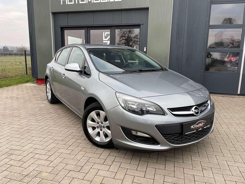 Gebraucht Opel Astra Style 116 PS (85 kW) 2014 Silbersee/perl silber (m2) Kleinwagen