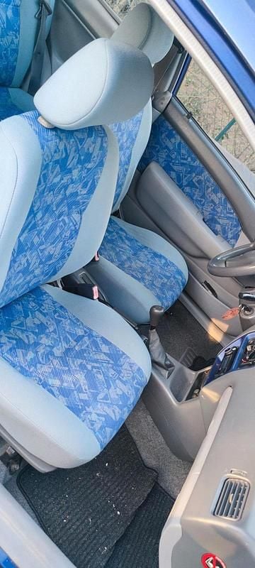 Gebraucht Toyota Starlet 70 PS (51 kW) 1998 Violet Kleinwagen