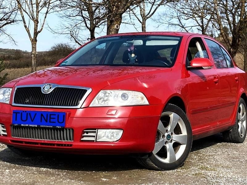 Gebraucht Skoda Octavia Ambiente 160 PS (117 kW) 2007 Rot Limousine