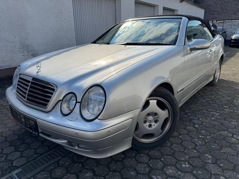 Gebraucht Mercedes CLK320 Elegance 218 PS (160 kW) 2000 Silber Cabrio