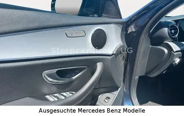 Gebraucht Mercedes E300 Avantgarde 306 PS (225 kW) 2022 Blau Kombi