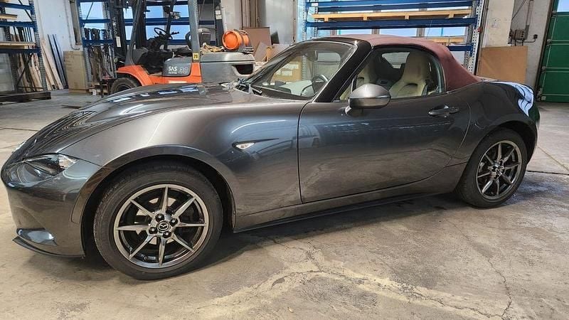 Grau Gebraucht 2018 Mazda MX5 Cabrio | 17.800 € (Guter Preis) - Bild 1/4