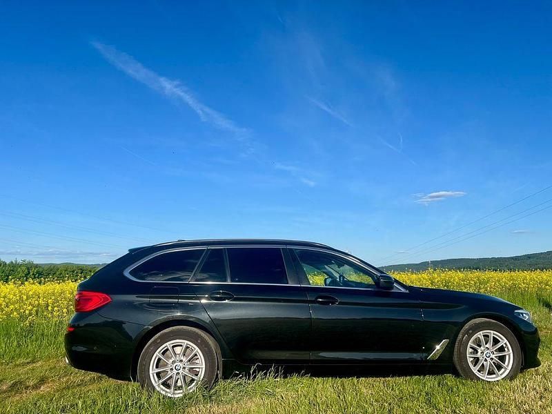 Gebraucht BMW 520 190 PS (139 kW) 2019 Schwarz Kombi