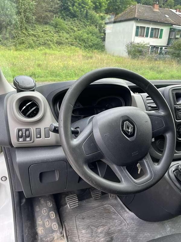 Gebraucht Renault Trafic Komfort 120 PS (88 kW) 2015 Van / Kleinbus